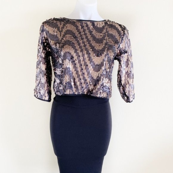 AKIRA Black/Silver Sequin 3/4 Sleeve Crop Top - Picture 3 of 6